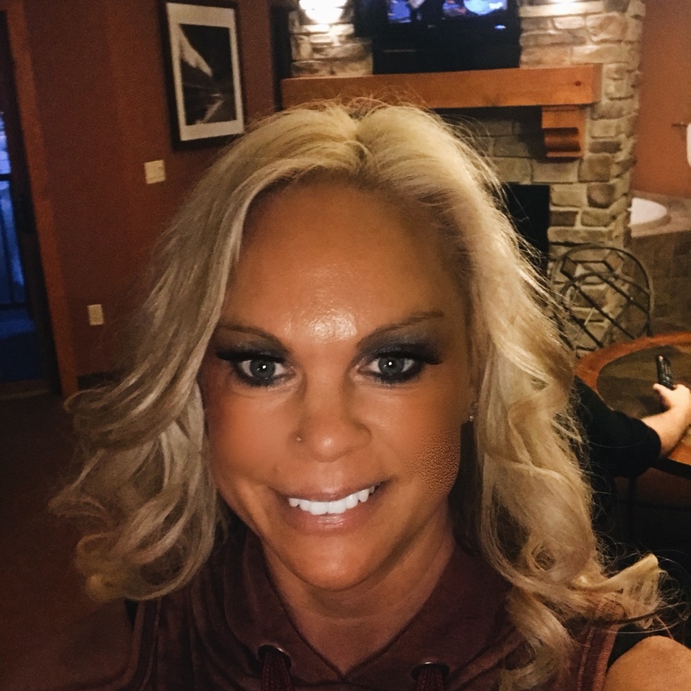 Meet your Posher, Helmi